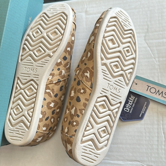 Toms canvas slip ons - Picture 3 of 3